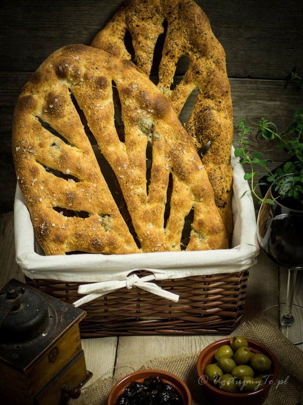 Chlebek Fougasse z oliwkami