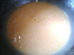 Przygotowanie piernika marchewkowego